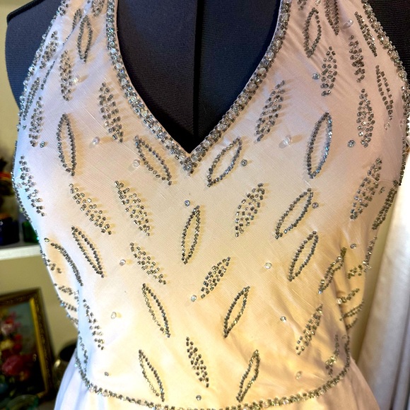 VTG NWT Victoria Royal Ltd Pink Delicately Beaded 100% Silk Ball Gown Opera - Picture 2 of 14